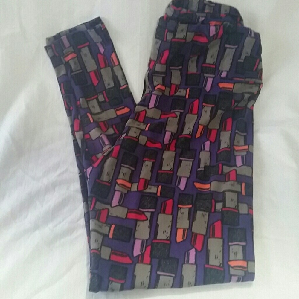 LulaRoe TC lipstick leggings